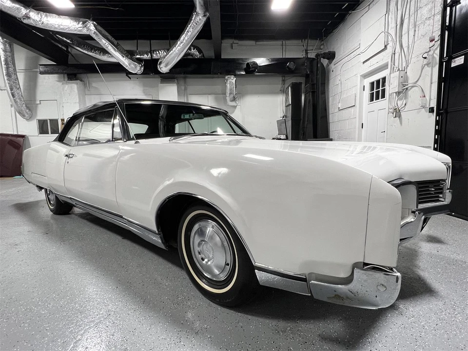 1967 Oldsmobile 98 - Image 11 of 31