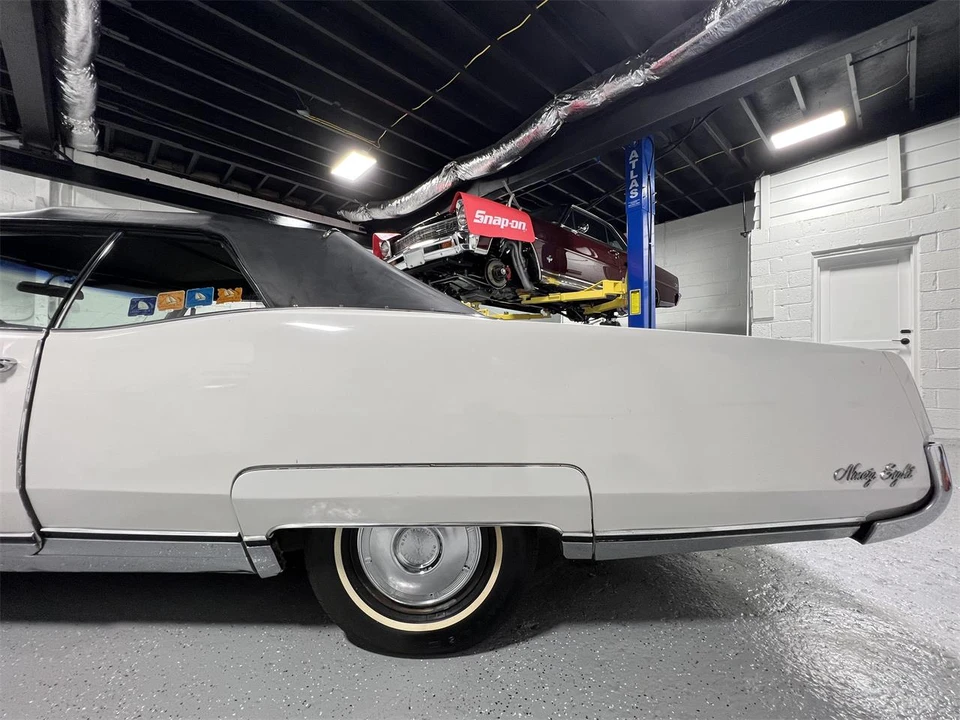 1967 Oldsmobile 98 - Image 23 of 31