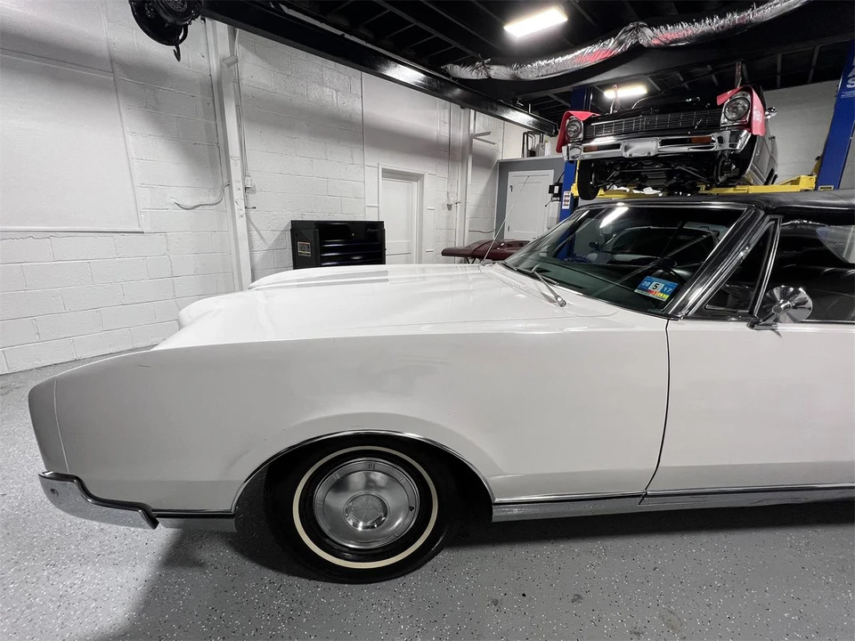 1967 Oldsmobile 98 - Image 26 of 31