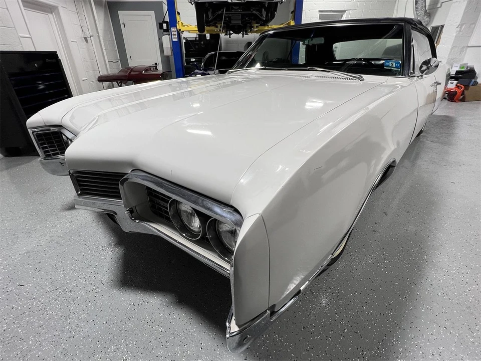 1967 Oldsmobile 98 - Image 29 of 31