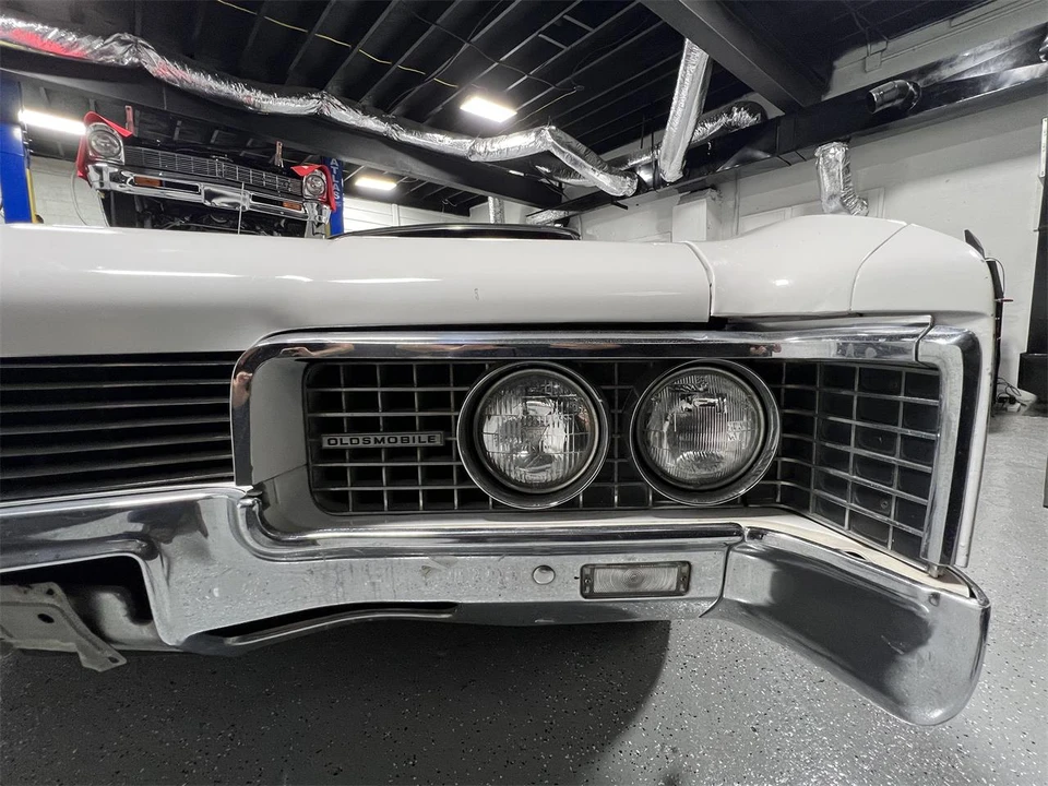 1967 Oldsmobile 98 - Image 30 of 31