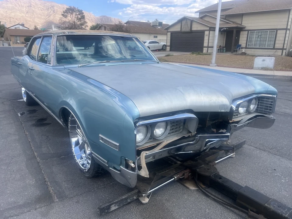 1967 Oldsmobile 98 - Image 5 of 17