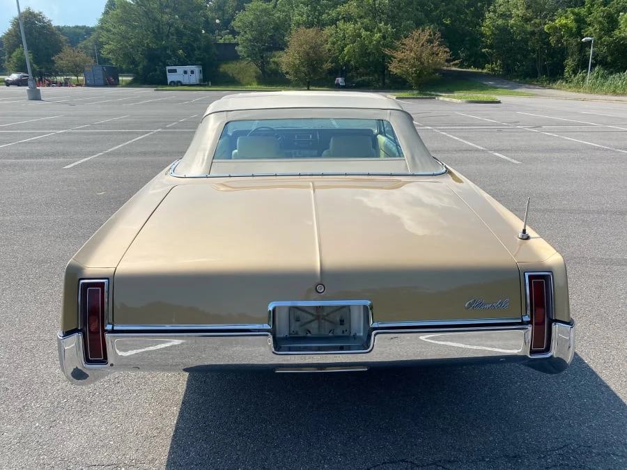 1967 Oldsmobile 98 - Image 6 of 17