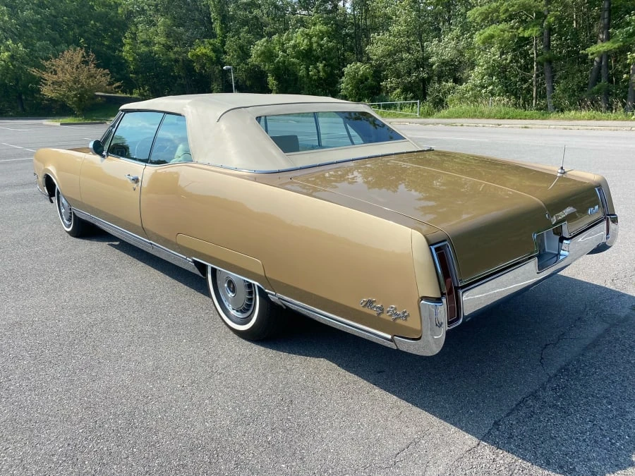 1967 Oldsmobile 98 - Image 2 of 17