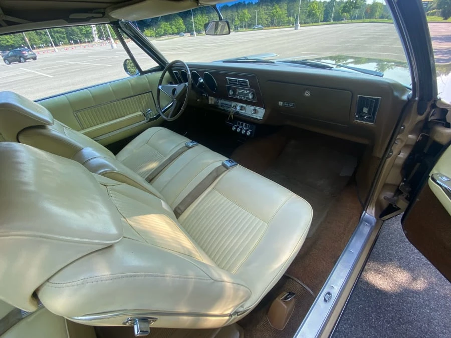 1967 Oldsmobile 98 - Image 10 of 17