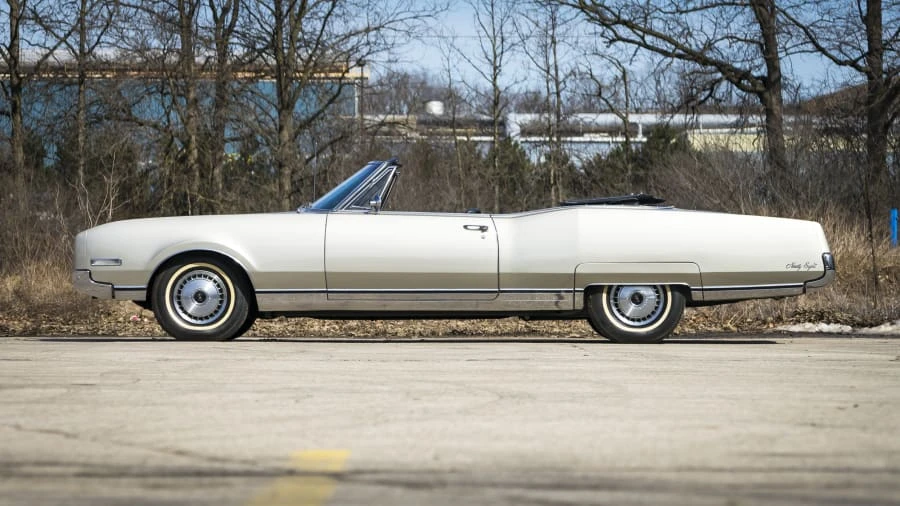1967 Oldsmobile 98 - Image 2 of 12