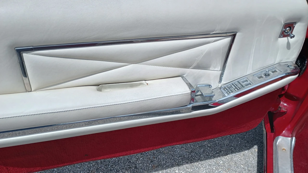 1967 Oldsmobile 98 - Image 5 of 17