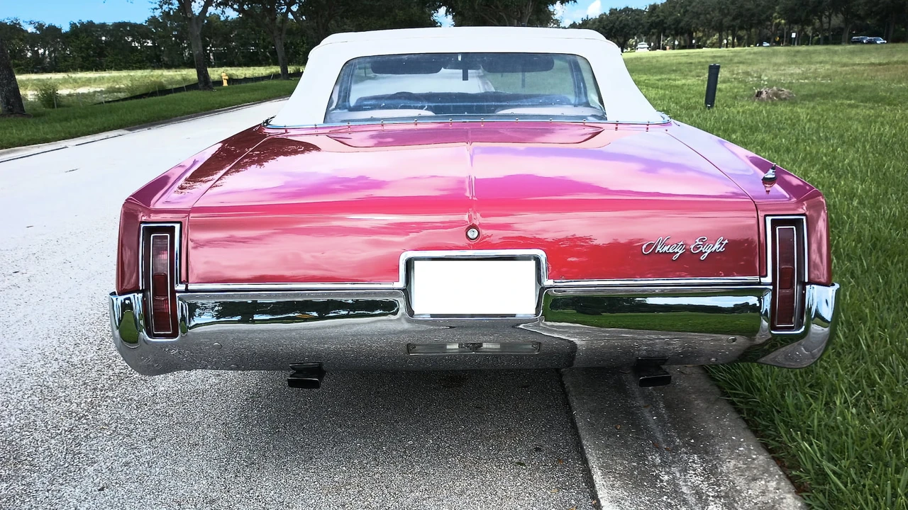 1967 Oldsmobile 98 - Image 14 of 17