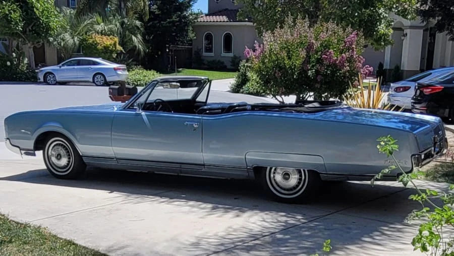 1967 Oldsmobile 98 - Image 2 of 31