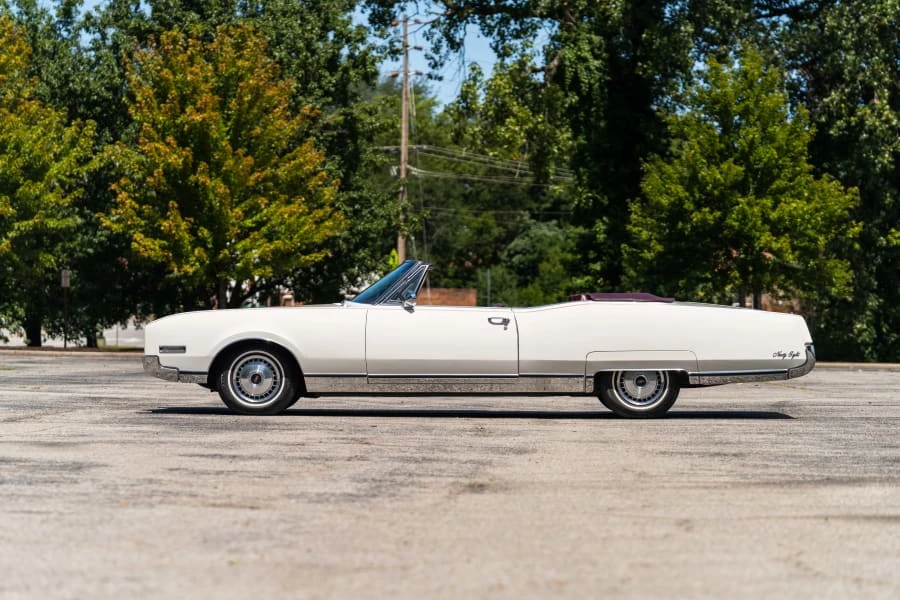 1967 Oldsmobile 98 - Image 9 of 29