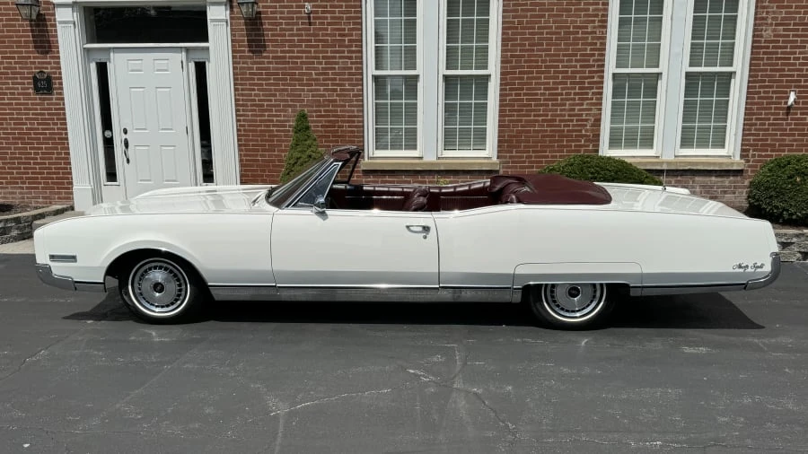 1967 Oldsmobile 98 - Image 2 of 13