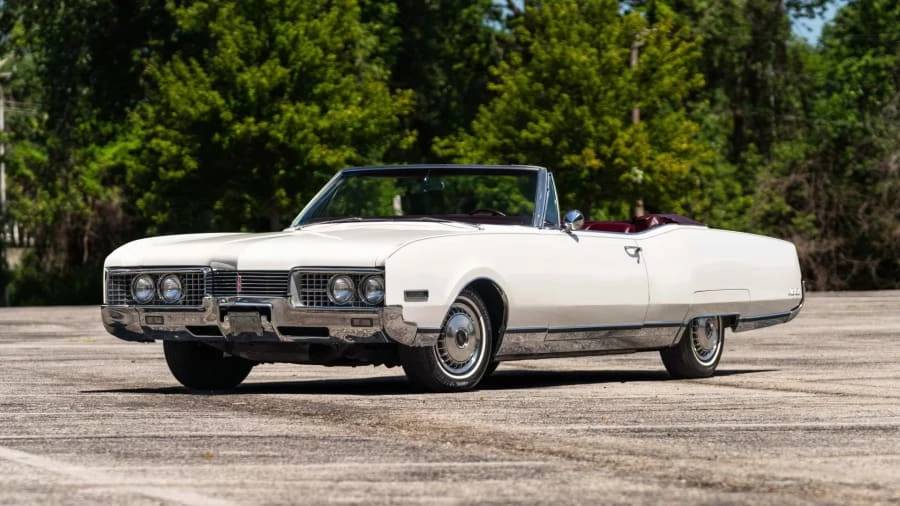 1967 Oldsmobile 98 - Image 21 of 31