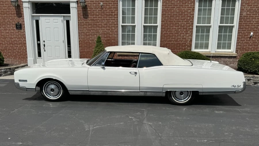 1967 Oldsmobile 98 - Image 5 of 13