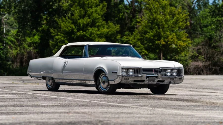 1967 Oldsmobile 98 - Image 5 of 31