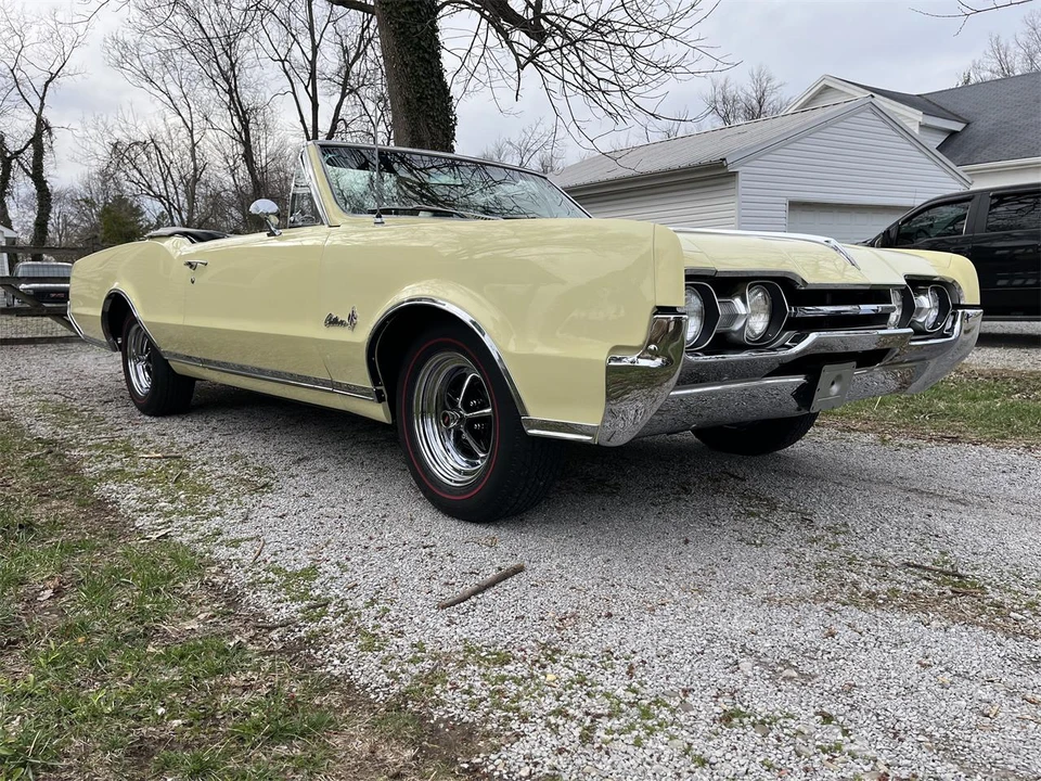 1967 Oldsmobile Cutlass 2nd Gen - Image 11 of 31