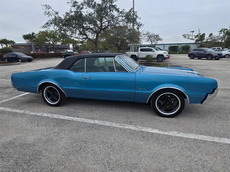 1967 Oldsmobile Cutlass 2nd Gen - Image 2 of 25