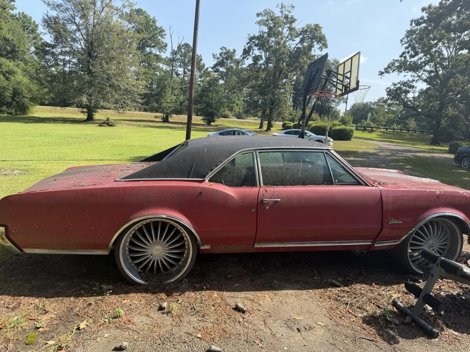 1967 Oldsmobile Cutlass 2nd Gen - Image 3 of 7