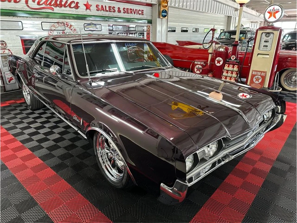1967 Oldsmobile Cutlass 2nd Gen - Image 2 of 31