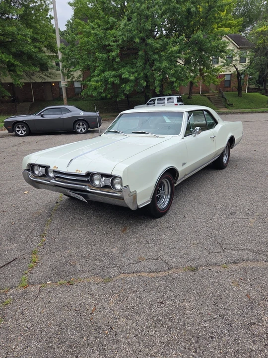1967 Oldsmobile Cutlass 2nd Gen - Image 9 of 21