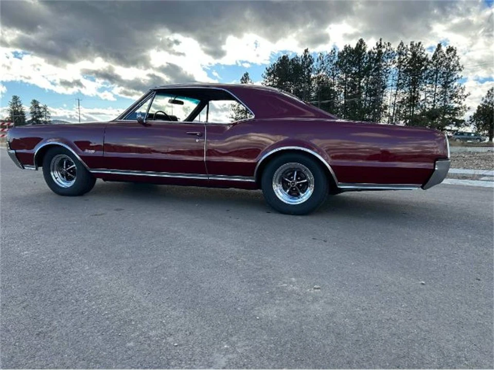 1967 Oldsmobile Cutlass 2nd Gen - Image 15 of 24