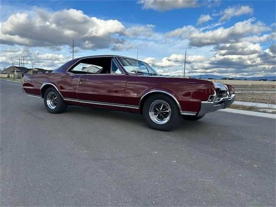 1967 Oldsmobile Cutlass 2nd Gen - Image 23 of 24