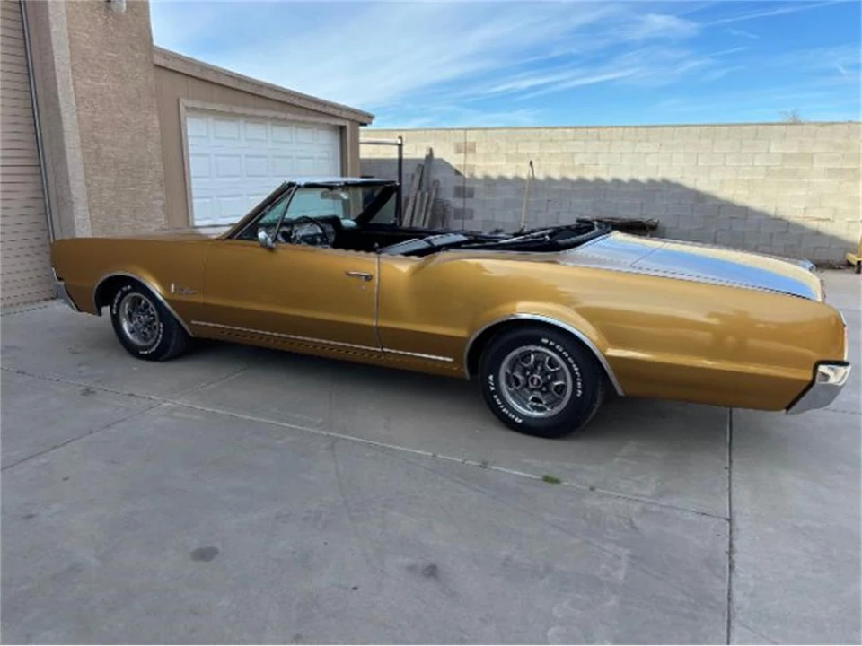 1967 Oldsmobile Cutlass 2nd Gen - Image 9 of 20