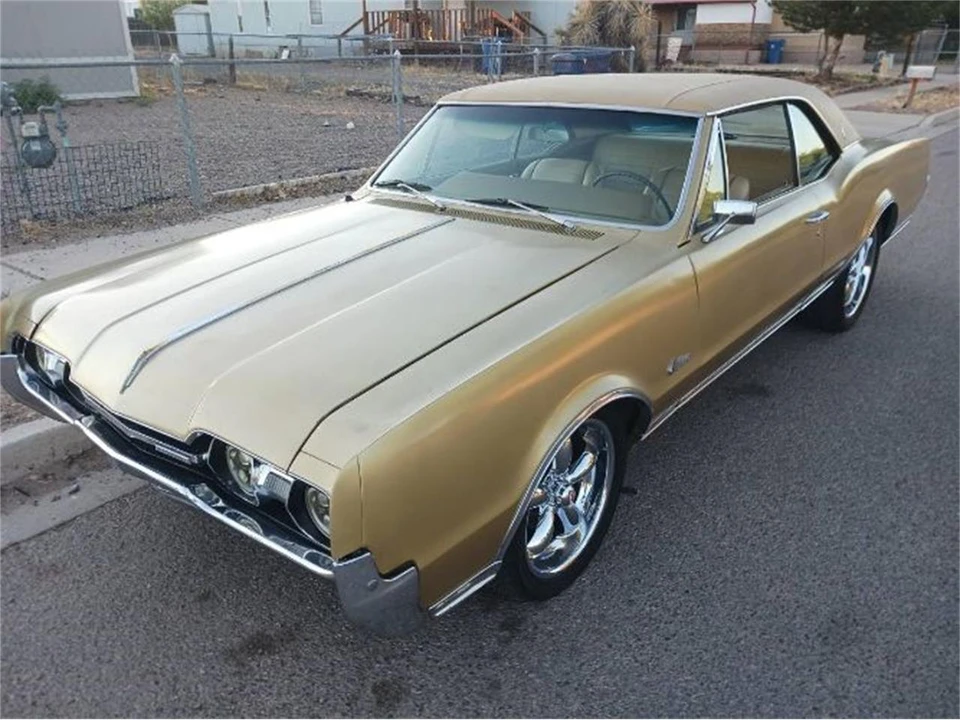1967 Oldsmobile Cutlass 2nd Gen - Image 11 of 12