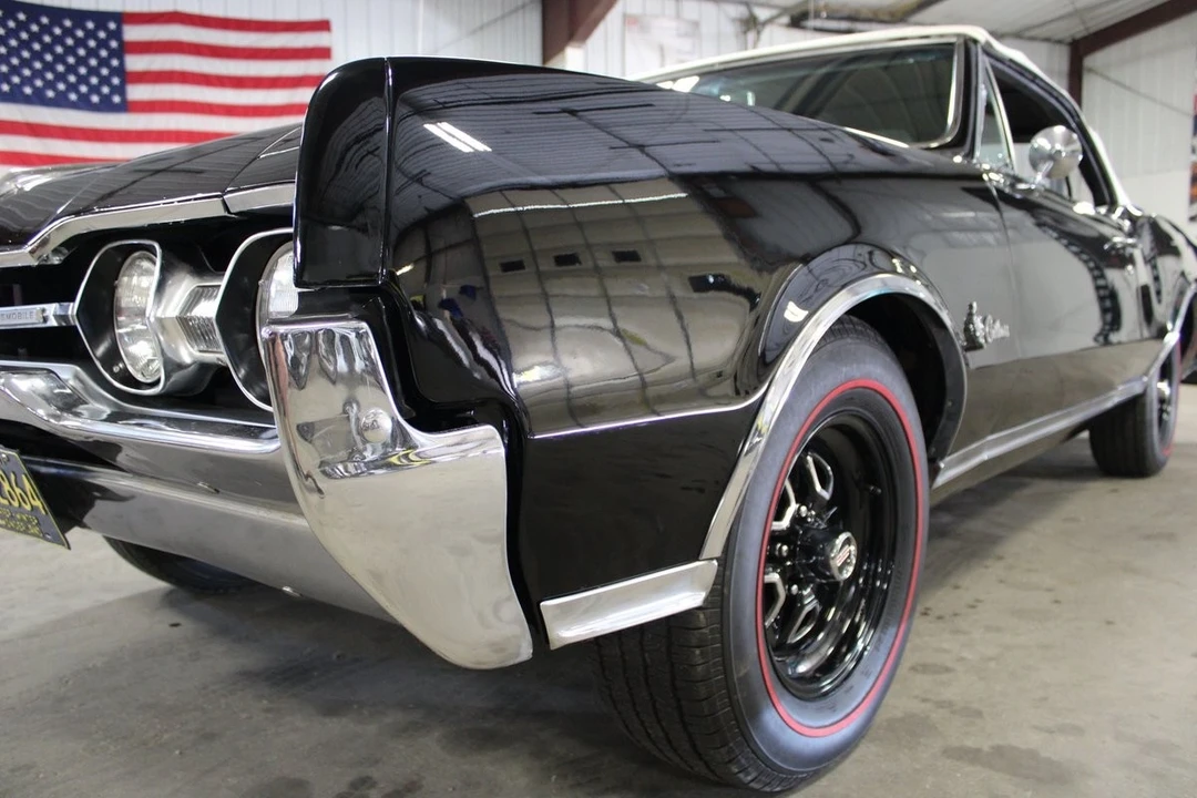 1967 Oldsmobile Cutlass 2nd Gen - Image 11 of 12