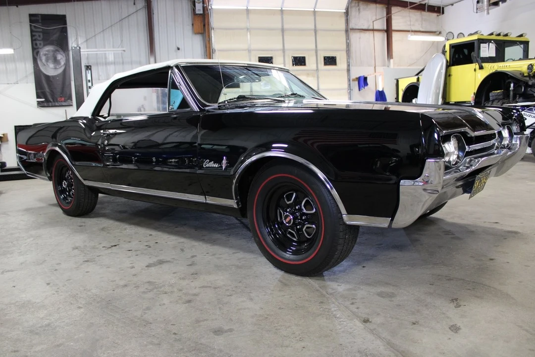 1967 Oldsmobile Cutlass 2nd Gen - Image 9 of 12