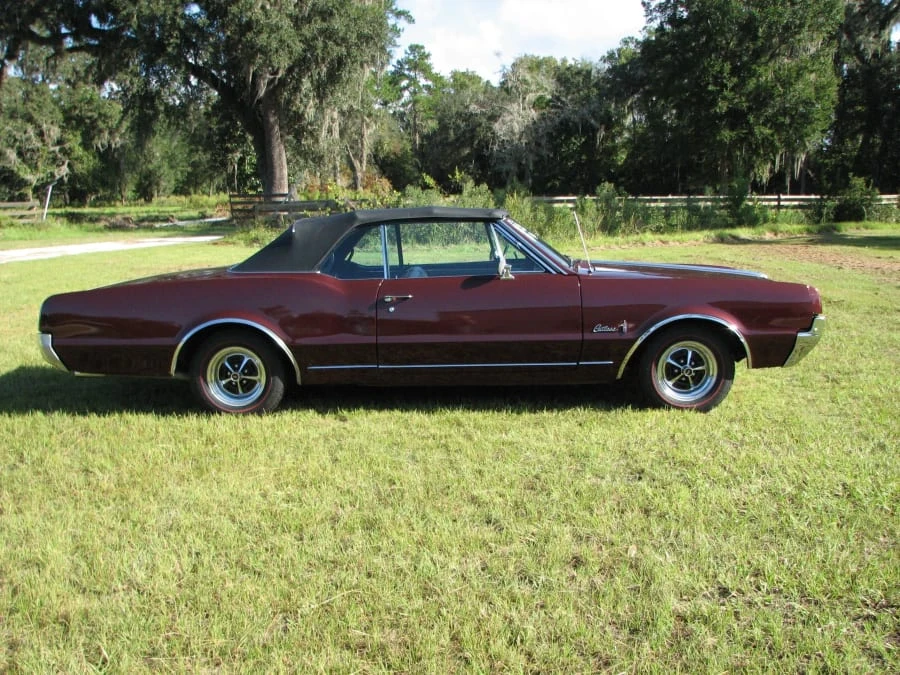 1967 Oldsmobile Cutlass 2nd Gen - Image 5 of 6