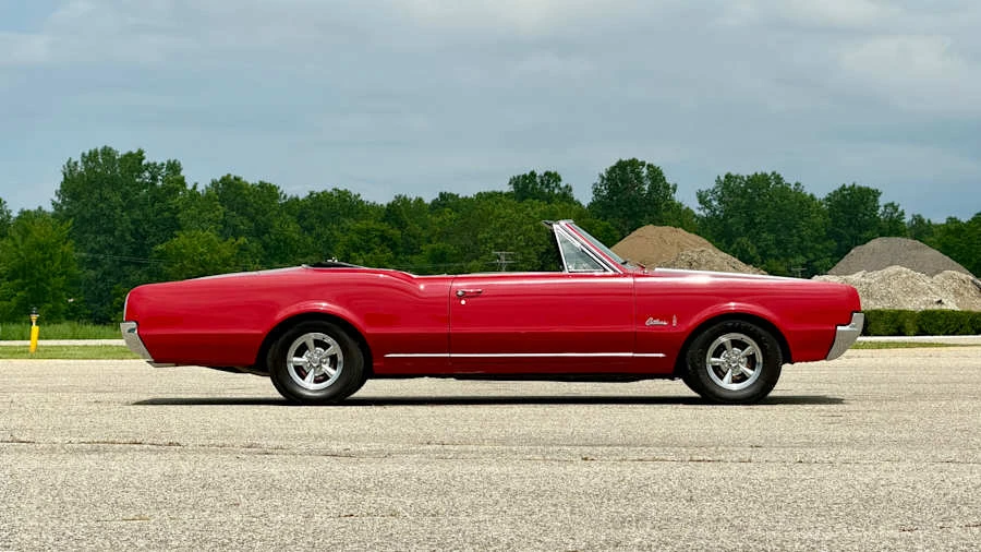 1967 Oldsmobile Cutlass 2nd Gen - Image 11 of 29