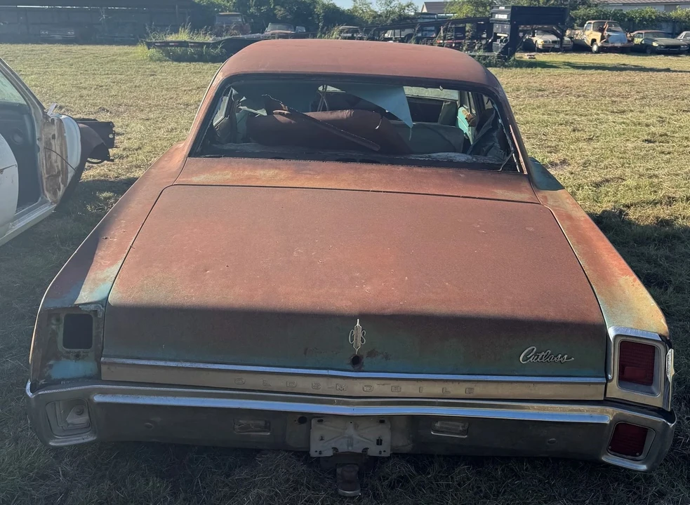 1967 Oldsmobile Cutlass 2nd Gen - Image 11 of 12