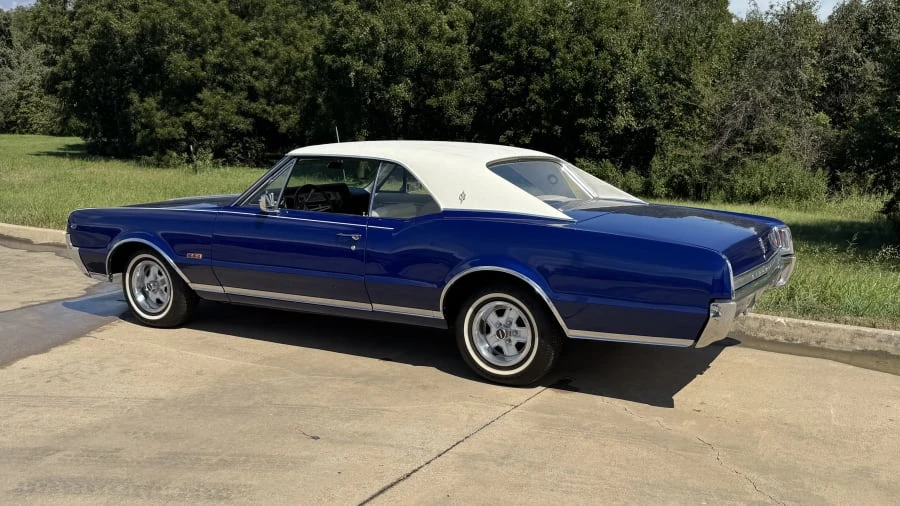 1967 Oldsmobile Cutlass 2nd Gen - Image 2 of 13