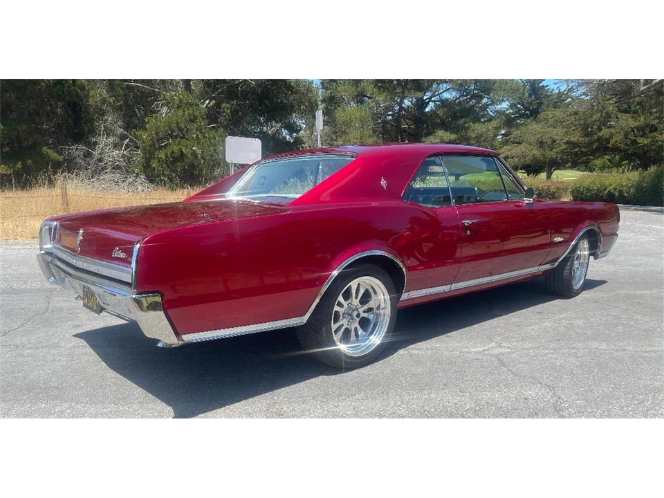 1967 Oldsmobile Cutlass Supreme - Image 8 of 26