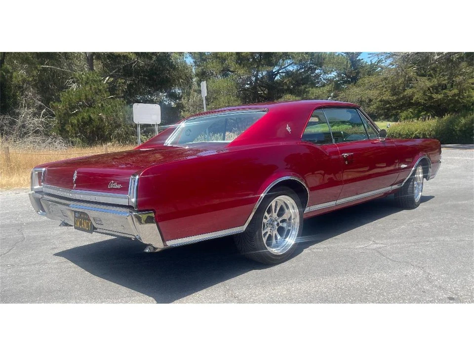 1967 Oldsmobile Cutlass Supreme - Image 9 of 26