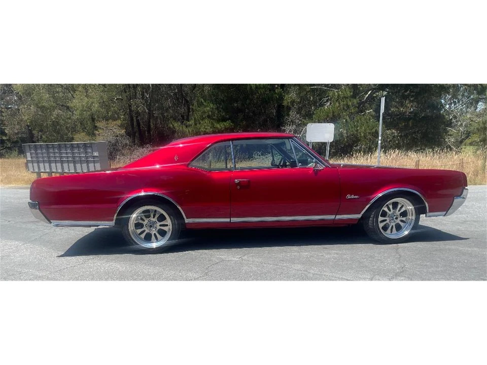 1967 Oldsmobile Cutlass Supreme - Image 10 of 26