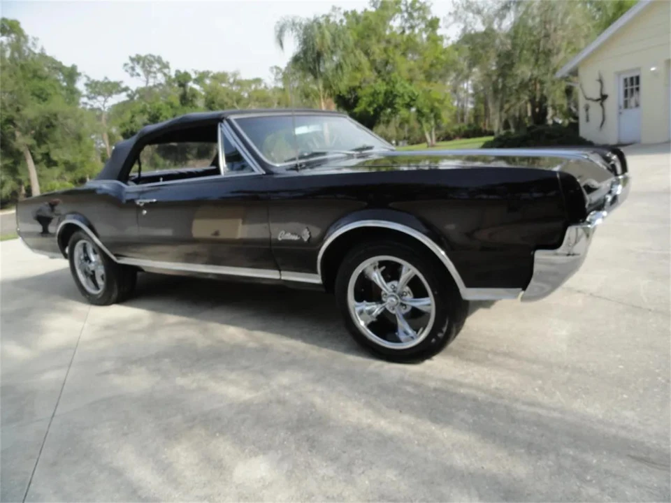 1967 Oldsmobile Cutlass Supreme - Image 18 of 31