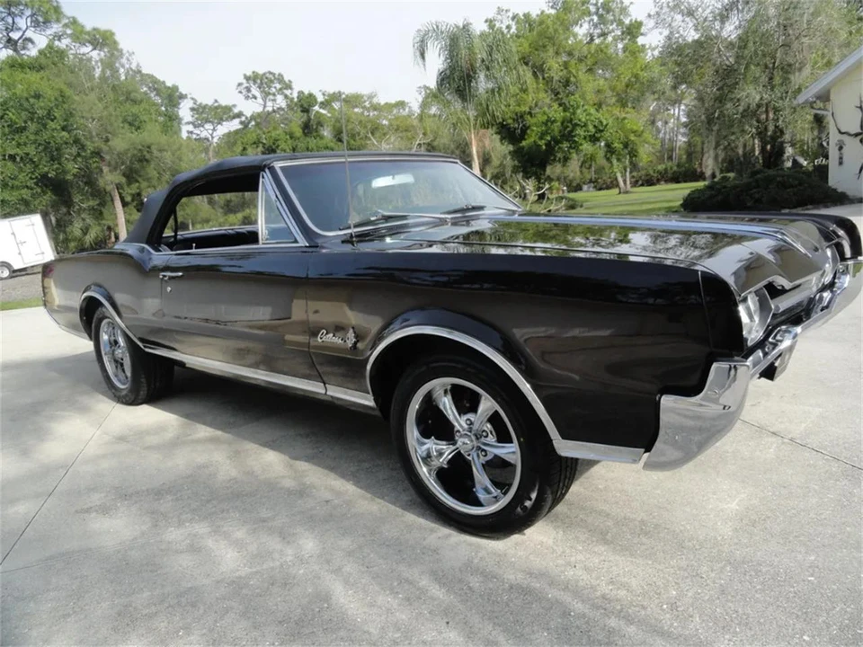 1967 Oldsmobile Cutlass Supreme - Image 4 of 31