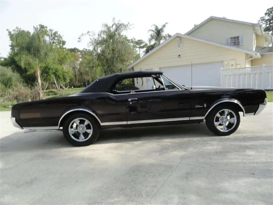 1967 Oldsmobile Cutlass Supreme - Image 17 of 31