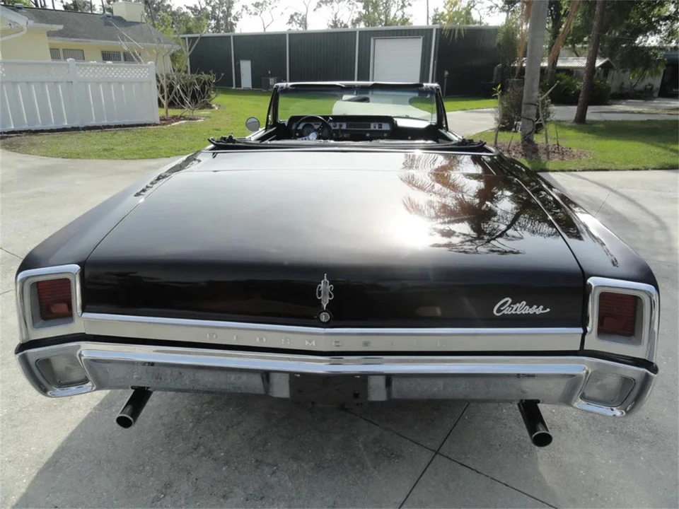 1967 Oldsmobile Cutlass Supreme - Image 14 of 31