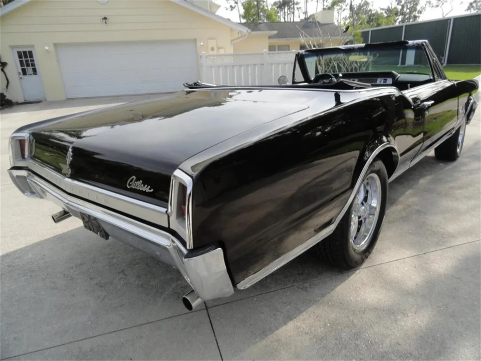 1967 Oldsmobile Cutlass Supreme - Image 13 of 31