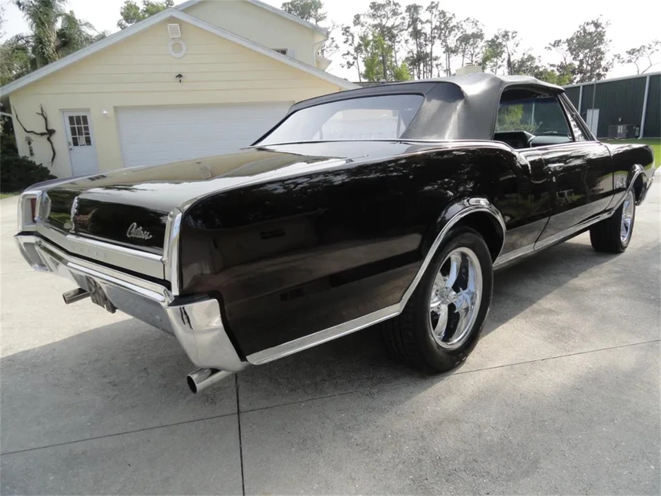 1967 Oldsmobile Cutlass Supreme - Image 9 of 31