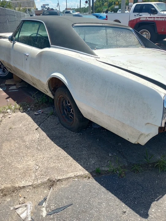 1967 Oldsmobile Cutlass Supreme - Image 10 of 11
