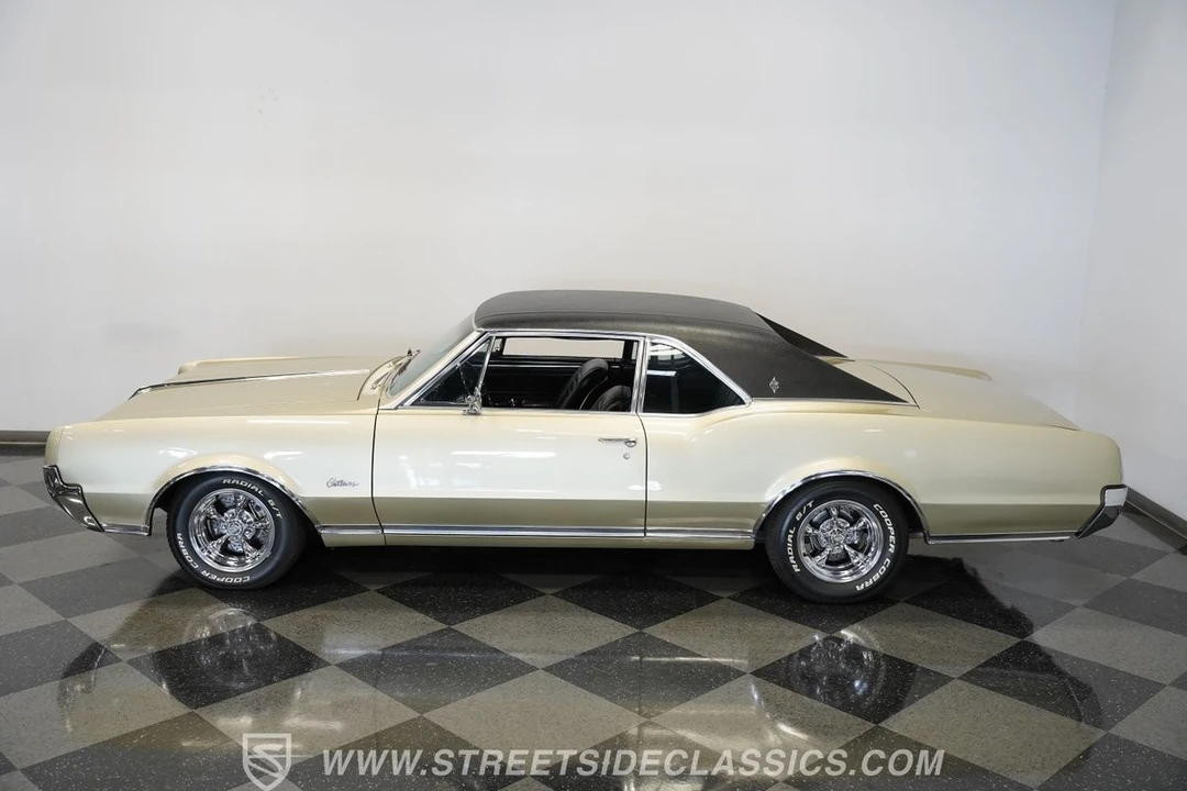 1967 Oldsmobile Cutlass Supreme - Image 9 of 12