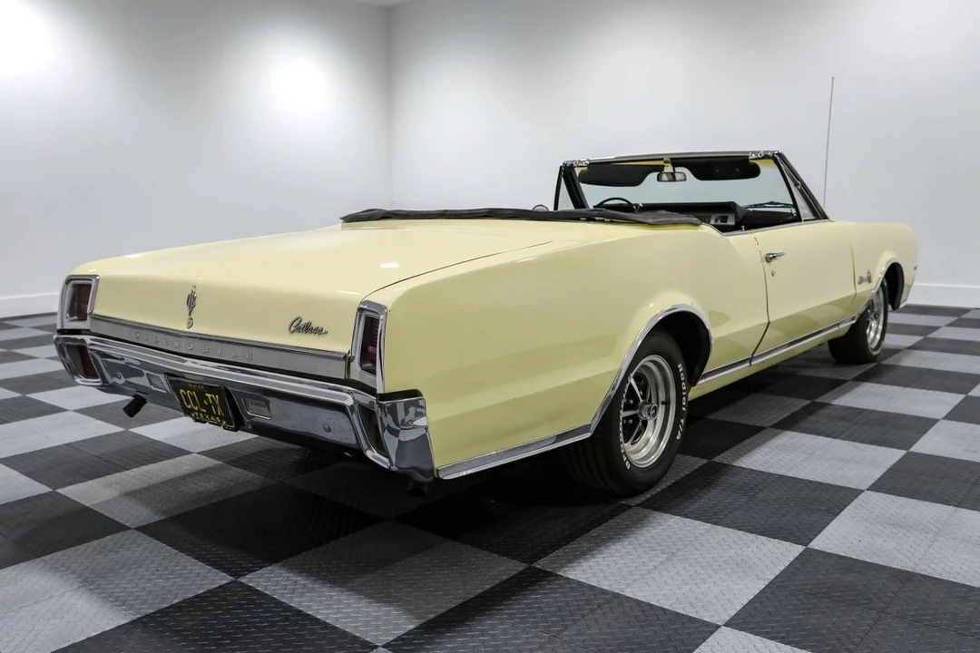 1967 Oldsmobile Cutlass Supreme - Image 10 of 21