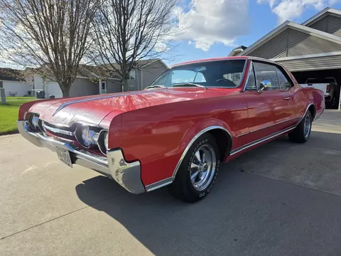 1967 Oldsmobile Cutlass Supreme 330 V8