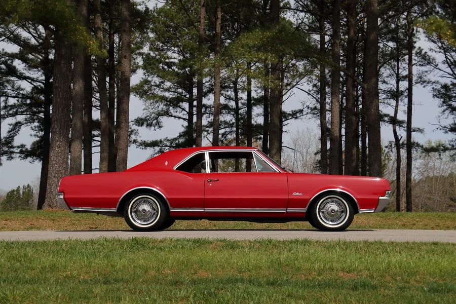 1967 Oldsmobile Cutlass Supreme - Image 2 of 28