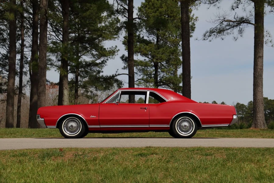 1967 Oldsmobile Cutlass Supreme - Image 14 of 28
