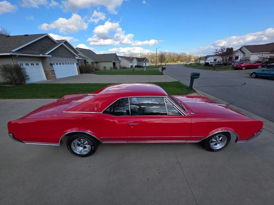 1967 Oldsmobile Cutlass Supreme - Image 18 of 31