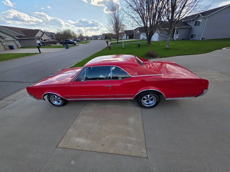 1967 Oldsmobile Cutlass Supreme - Image 30 of 31